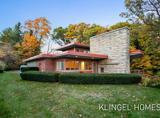 16160 Highland Dr, Spring Lake, MI 49456