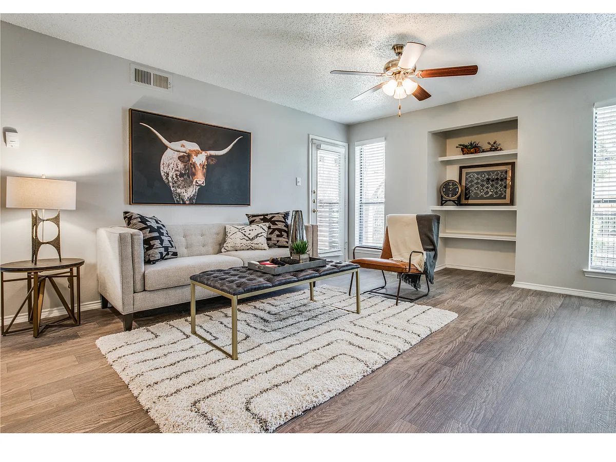 Living Room - Exchange 7272