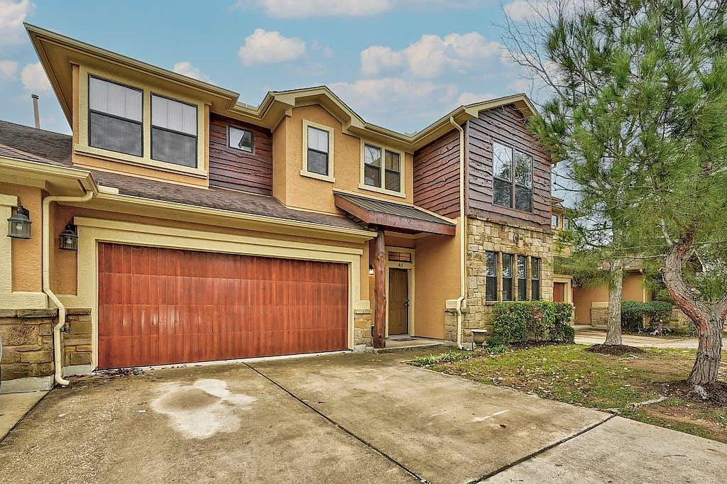 3 bed, 2.5 bath, 1967 sqft, $2,850 — Photo 1