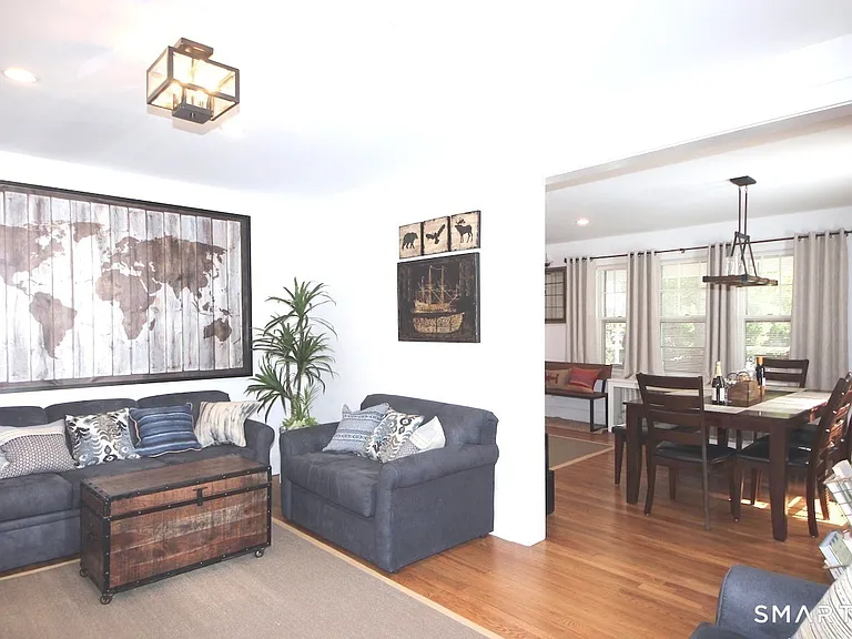 1093 Shippan Ave — Photo 3