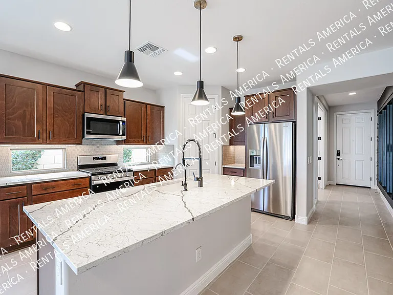 8817 W Luke Ave — Photo 7