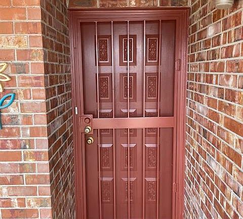 3rd image of 310 Clover Dr