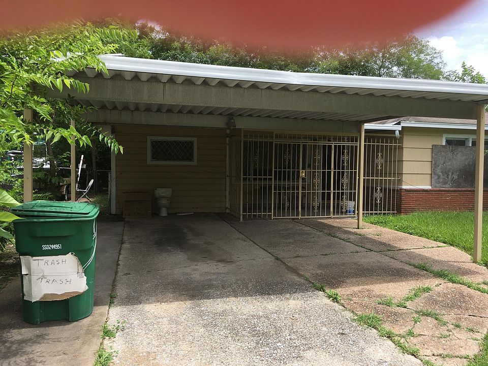 2nd image of 4753 Larkspur St