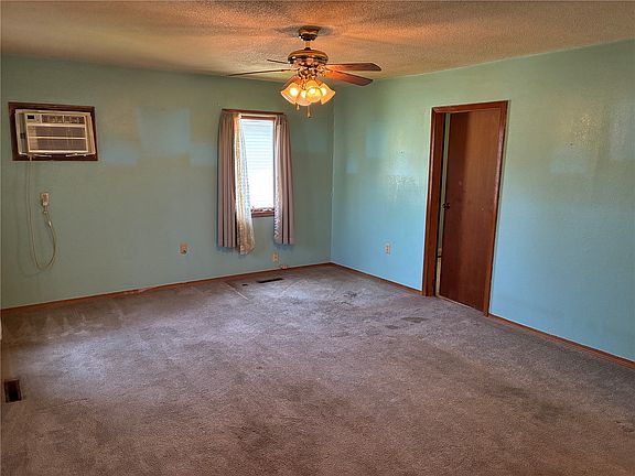 4th image of 508 E 3rd St