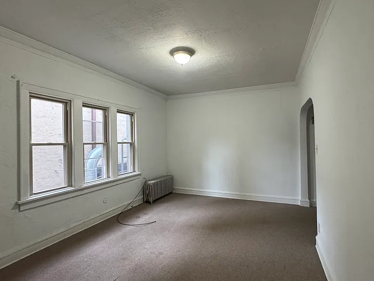 1018 E Brady St #4 — Photo 7
