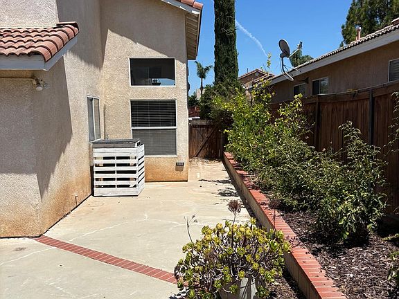5th image of 3140 Rowena Dr