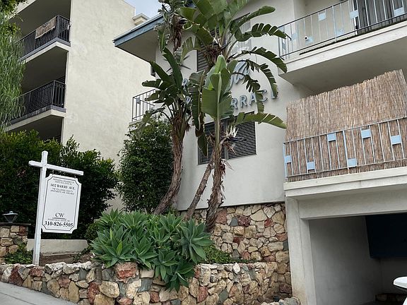 2nd image of 1412 Barry Ave APT 3