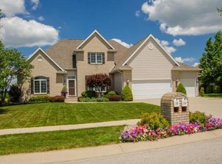 235 Parke View Ln, Bremen, IN 46506