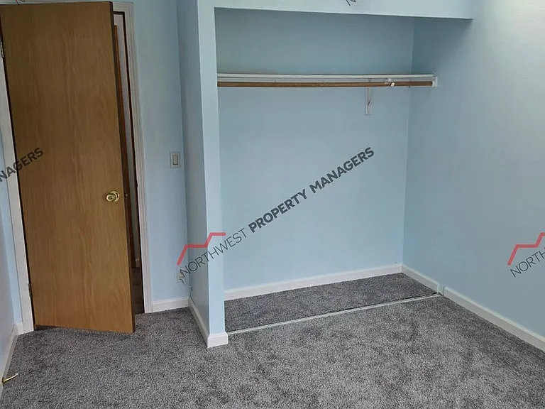 18415 Ivan St SW — Photo 18