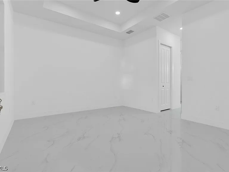 1601 Clark Ave — Photo 22