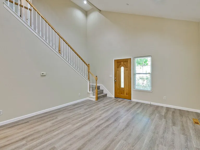 352 Beemer Ave — Photo 13