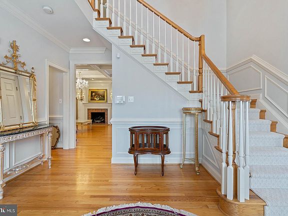 5th image of 1351 Lewinsville Mews