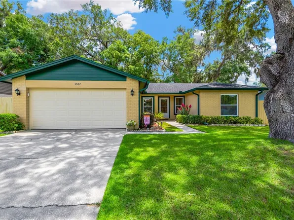 1537 Long Pond Dr, Valrico, FL 33594