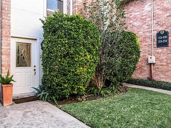 4th image of 1601 S Shepherd Dr APT 23