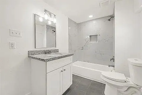 7926 Hudson St — Photo 12