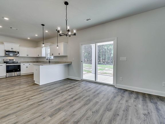 4th image of 128 Traditions Dr