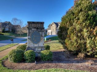 2994 Highland Grove Dr, Johnson City, TN 37615