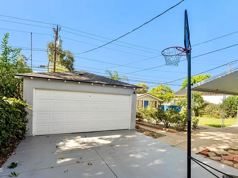 2254 Queensberry Rd — Photo 17