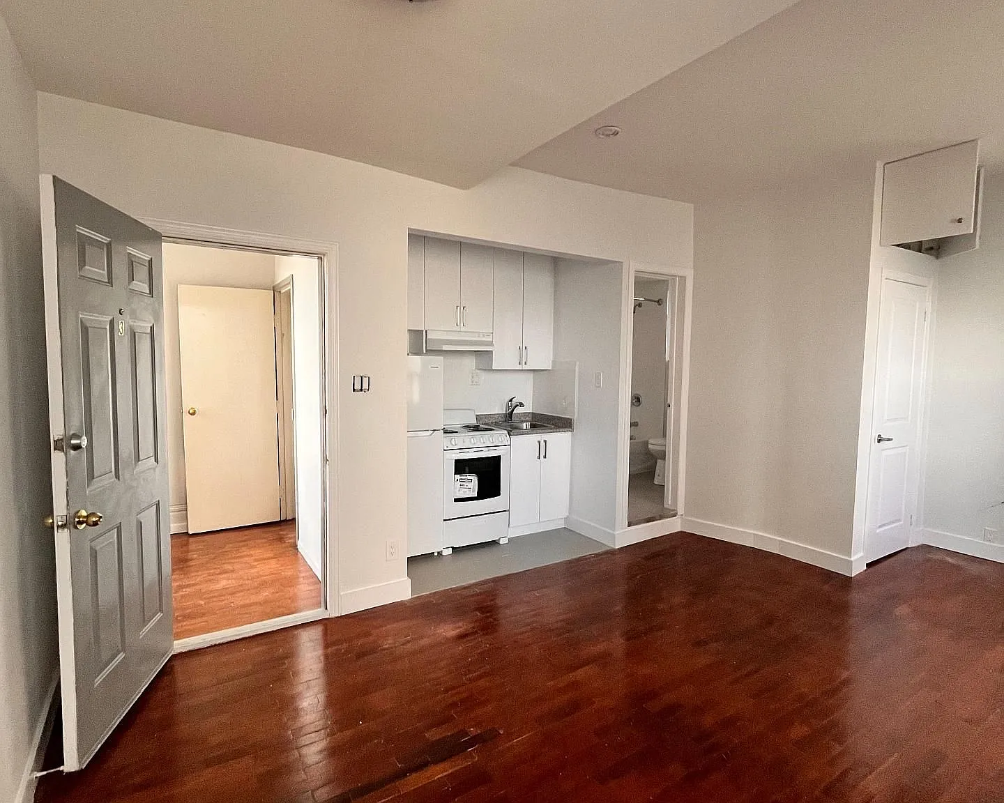 Studio, $1,400 — Photo 3