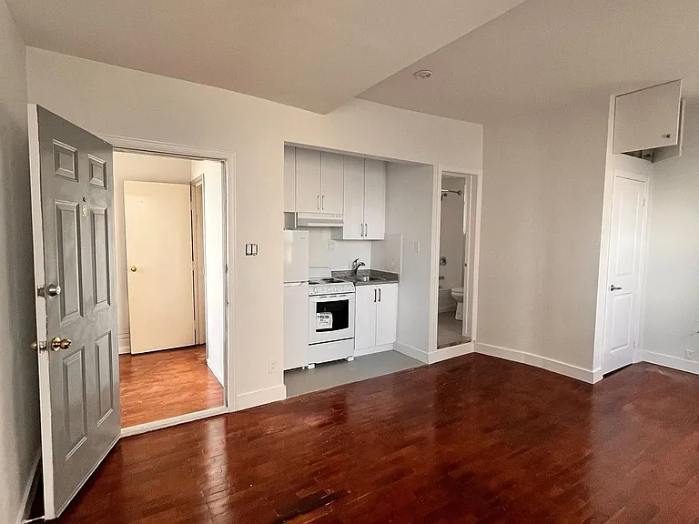 96 Springhurst Ave #3 — Photo 3