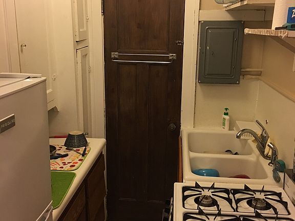 5th image of 741 Melrose Ave #9