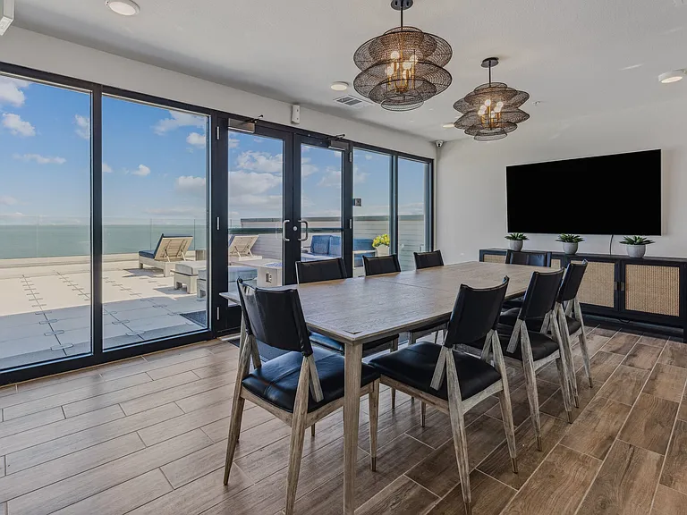 The Alexa Luxury Apartments I & II — Photo 11