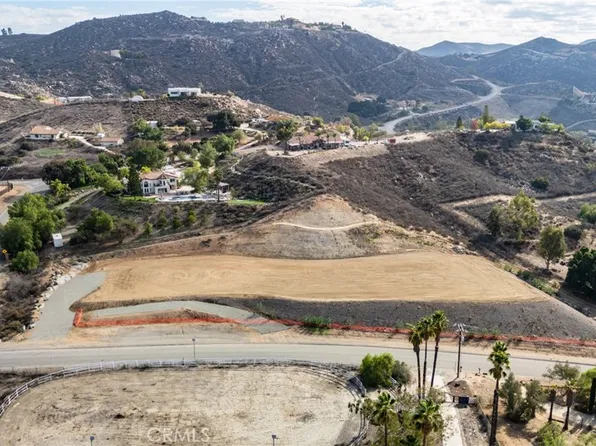 14735 Descanso Dr, Perris, CA 92570