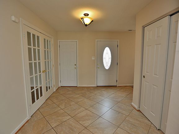 3rd image of 1012 Antioch Cir