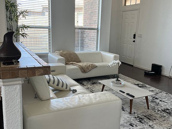 3rd image of 634 Creekside Cir #634