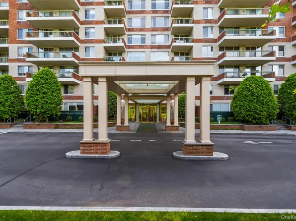 111 Cherry Valley Avenue #517, Garden City, NY 11530