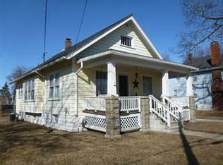 211 Borton Ave, Essexville, MI