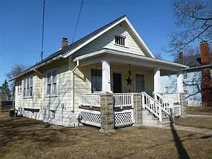 211 Borton Ave photo 1
