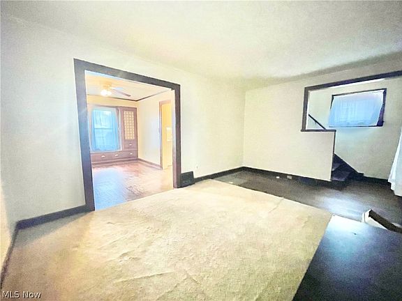 4th image of 7817 Bancroft Ave