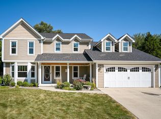 1919 Emily Ct, Wheaton, IL 60187