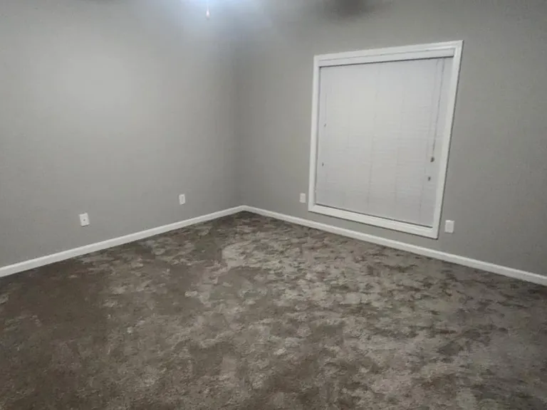 520 Winthrope Ln — Photo 10