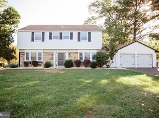 2 Tucker Ct, Willingboro, NJ 08046
