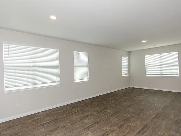 256 Cherry Laurel Ln — Photo 3