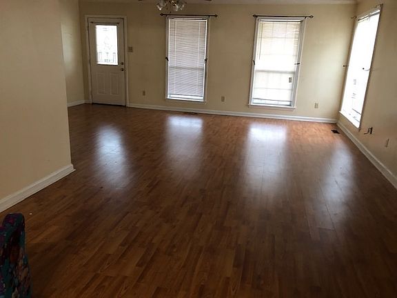 2nd image of 500 Penny Ln