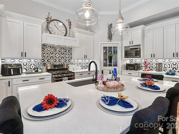 5th image of 119 Oasis Dr