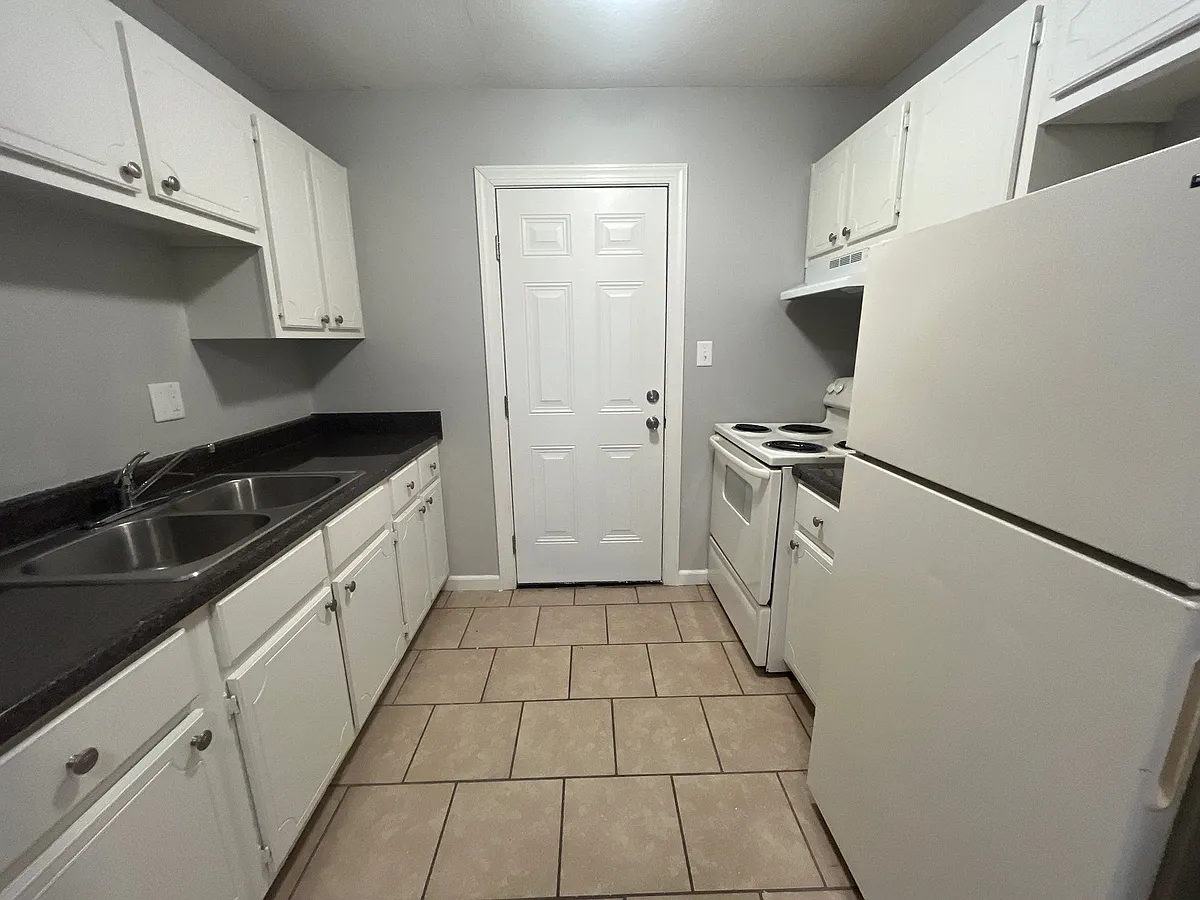 Building Photo - 17 Tricia Cv #L