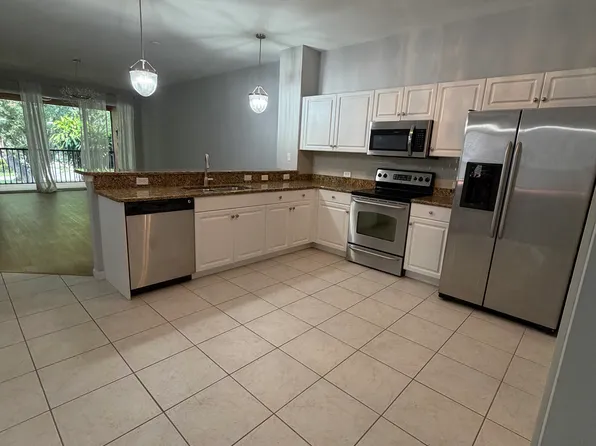 10020 Heather Ln APT 903, Naples, FL 34119