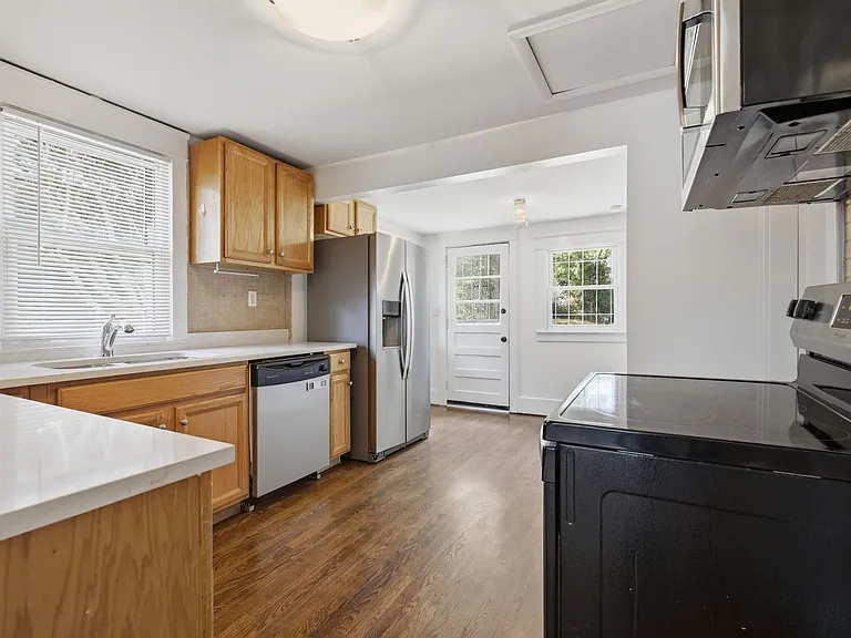 1911 Shelby Ave — Photo 15