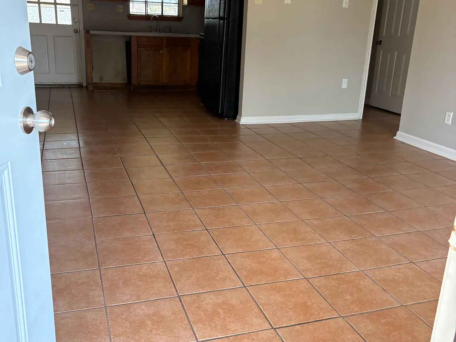 2 bed, $850 — Photo 2
