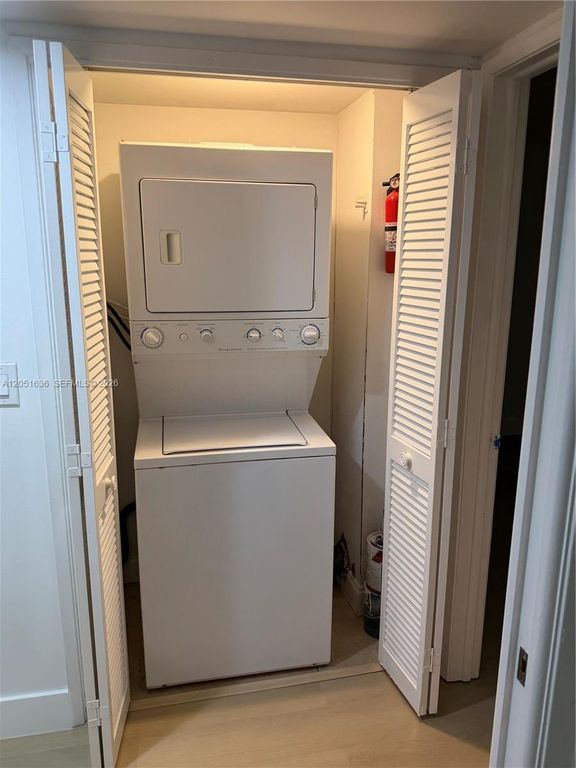 4007 N Cypress Dr APT 203, photo 6
