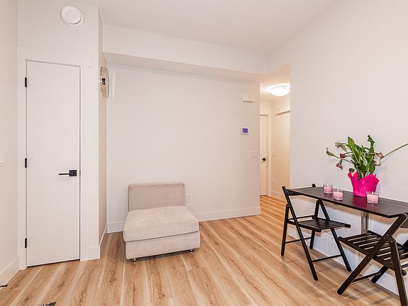 3rd image of 426 Allard Blvd SW