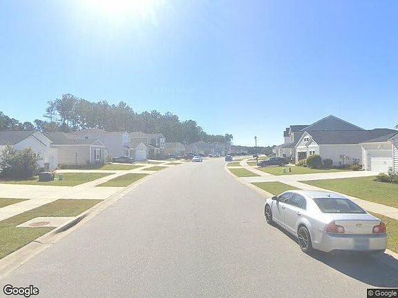 Exterior Neighborhood (street photo)