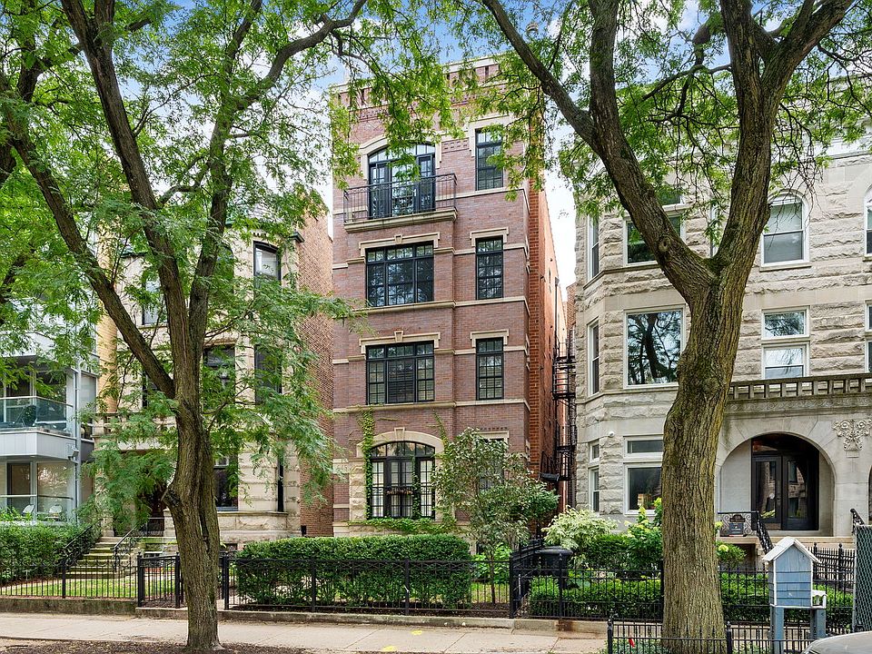 1st image of 645 W Wrightwood Ave #1A