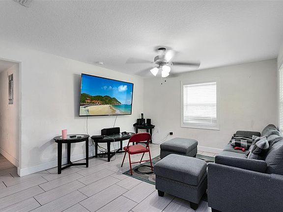 3rd image of 5233 Rose Ave