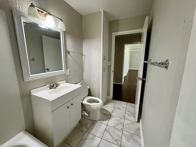 6508 E 133rd Terrace — Photo 3