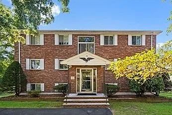52 Purchase St #C2